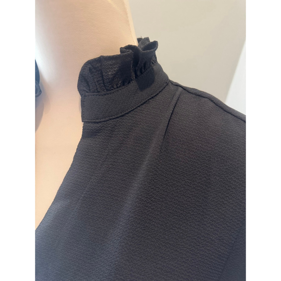 CeCe NWT | Countryside stroll blouse | Black | Size Medium - Picture 3 of 7